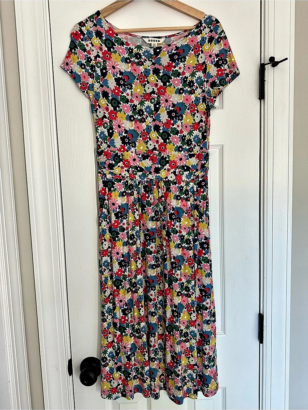 Boden Amelie Jersey Dress in Paintbox Ditsy Floral Size 6L NWT